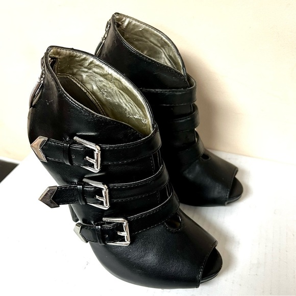 GUESS WgStella2 Y2K black leather buckle heeled booties size 5.5 - Picture 2 of 9